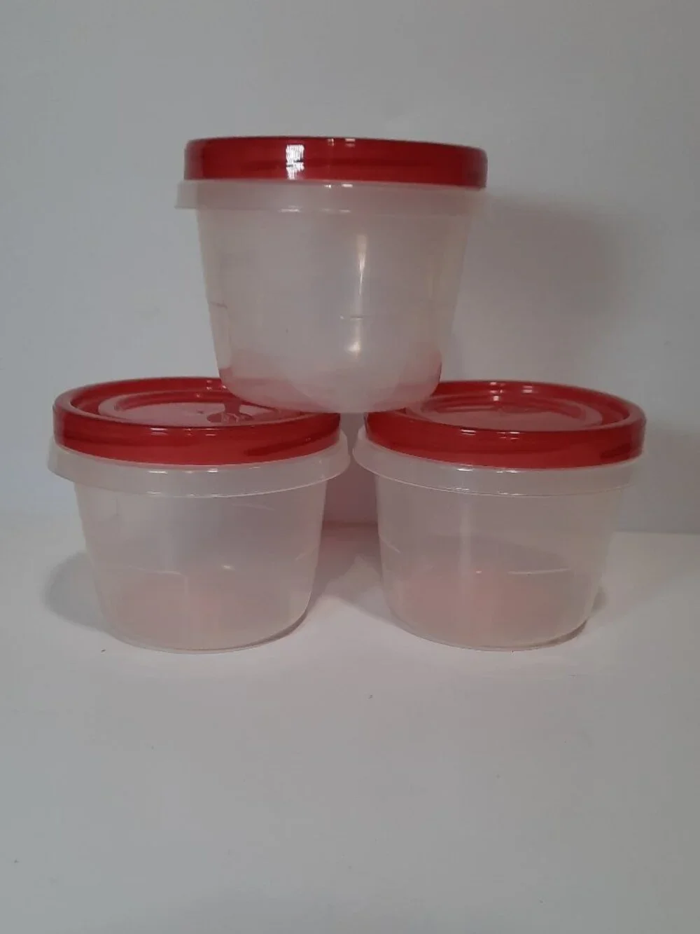 Betty Crocker Small Circular Plastic Containers Red Twist On Lids 2 Cup